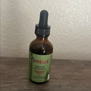 Rosemary Mint Scalp & Hair Strengthening Oil